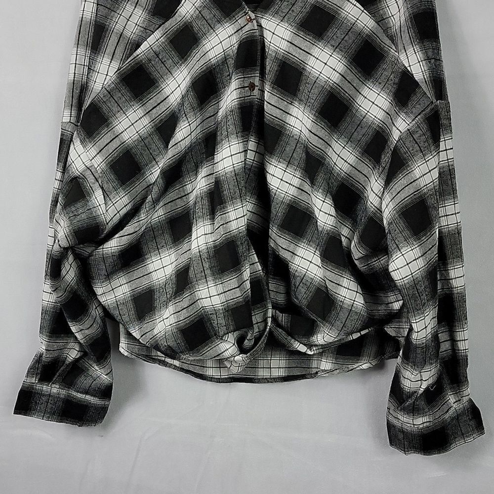 🖤5/$20🖤  SHEIN.. oversized plaid flannel top.. - Picture 3 of 12